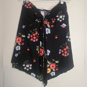 NoBo Y2K Black Floral Tube Top